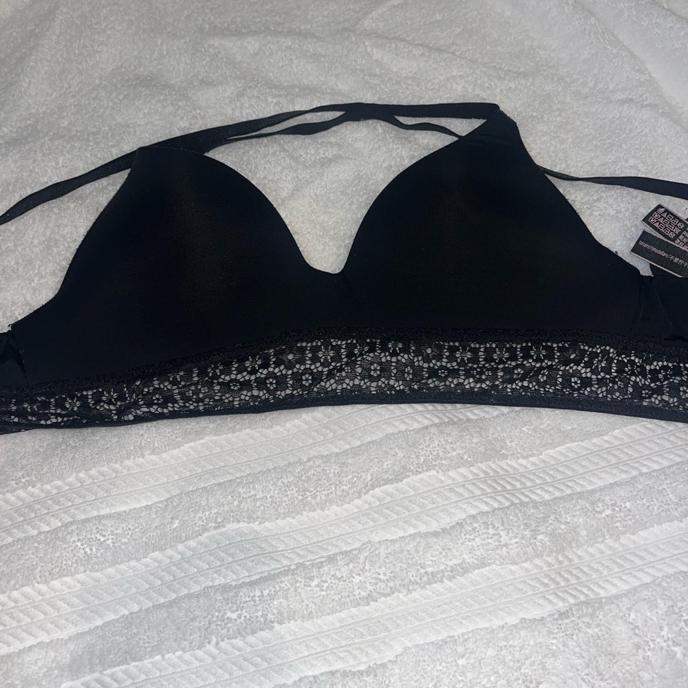 Victoria's Secret Women's No Wire Bra Lightweight Solid Black Size 32A